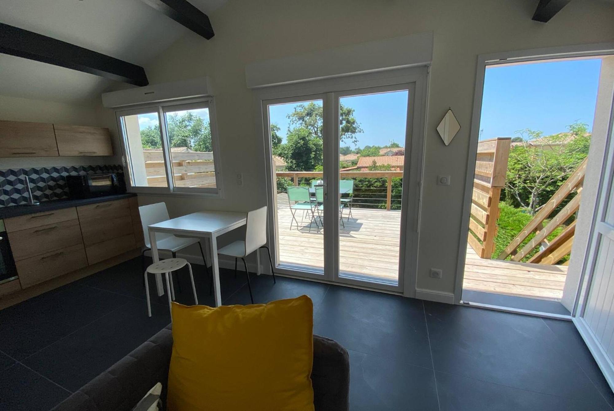 Appartement Des Pignons A Lege Bourg ภายนอก รูปภาพ